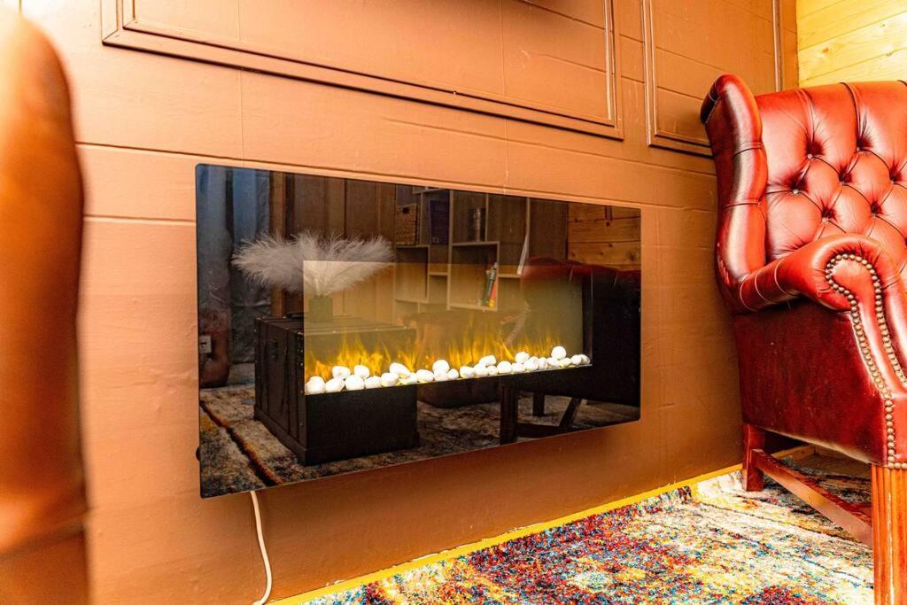 Unique Home W/Garden Hot Tub, Sauna & Cinema Room ロンドン エクステリア 写真