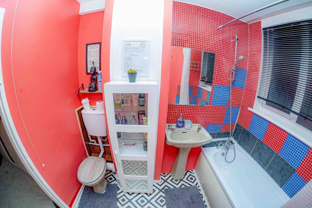 Unique Home W/Garden Hot Tub, Sauna & Cinema Room ロンドン エクステリア 写真